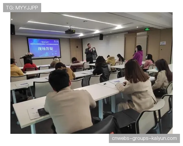 世界举重康复线上课堂常态化：专家答疑覆盖更广区域，世界举重比赛现场视频